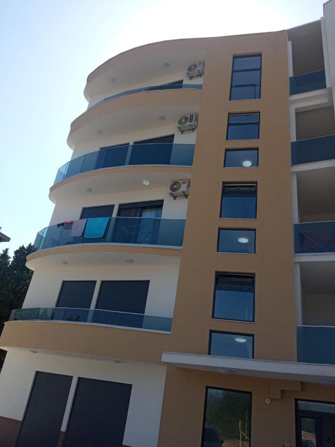 Apartman Ami Ulcinj Bagian luar foto
